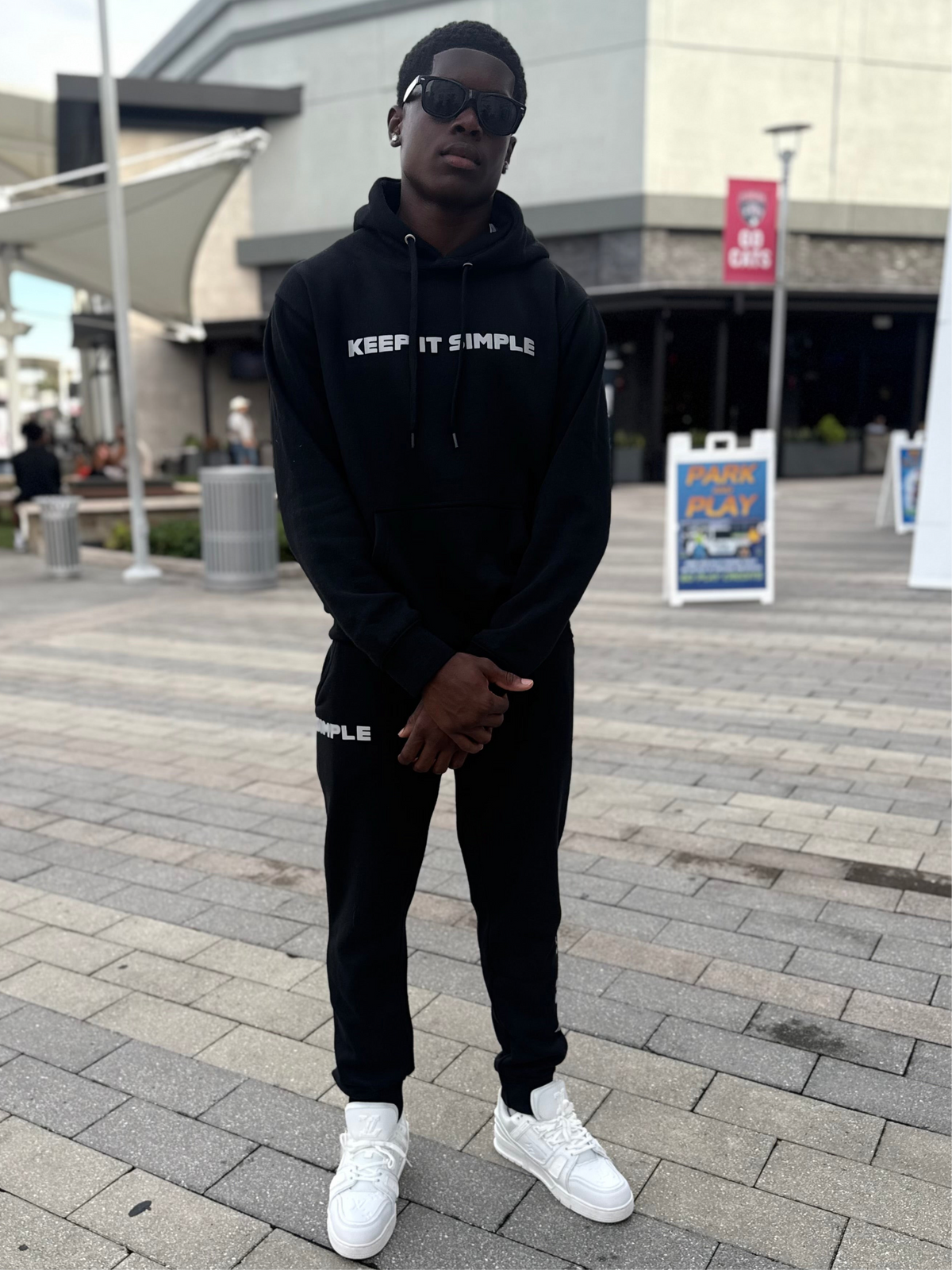 BLACK "KEEP IT SIMPLE" Hoodie